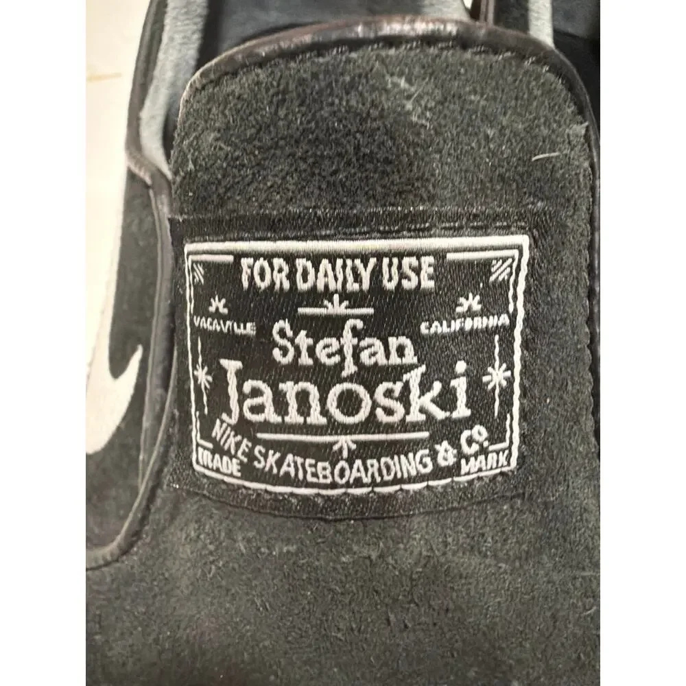 Nike Men's Sz 8 SB Zoom Stefan Janoski Slip-On shoes black Suede white swoosh